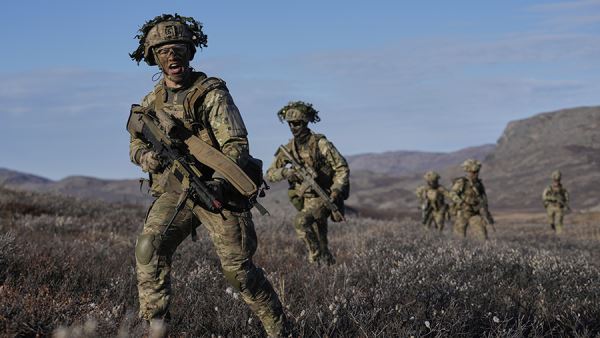 Вулин заявил о подготовке Евросоюза к войне с Россией