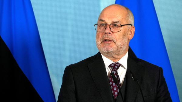 Президент Эстонии заявил о взрослении и об отказе слушать глупцов