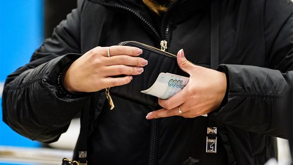 Аналитик Абелев рассказал о необходимом «в кошельке» количестве наличных