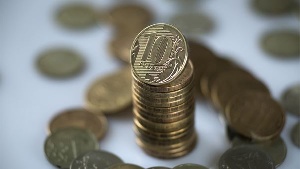 Аналитик рассказал о причинах укрепления рубля к концу года