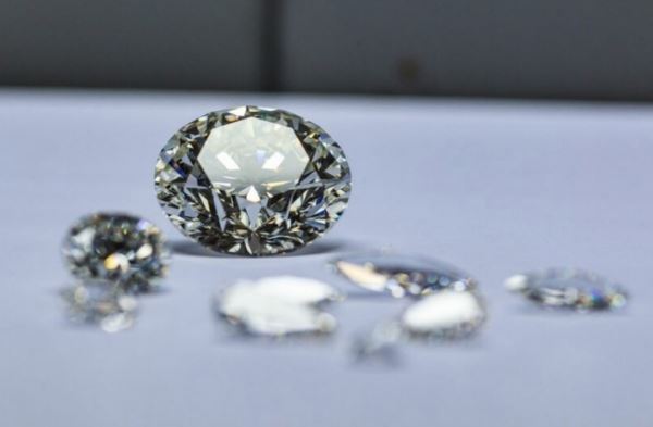 Цены на бриллианты вновь упали в ноябре - на 2,6% - Rapaport