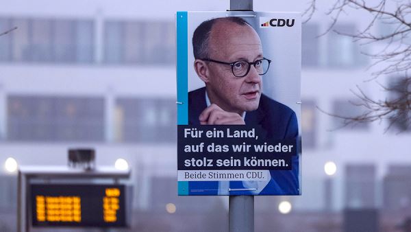 Bloomberg сообщило об угрозе для правящей партии Мерца из-за пенсионной реформы