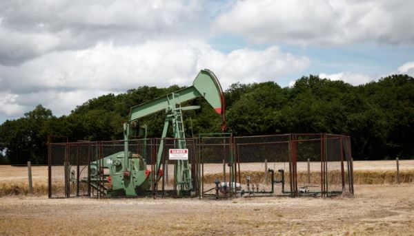 МЭА впервые с мая понизило прогноз переизбытка нефти в 2026 году