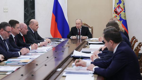 Владимир Путин принял участие в совещании по экономическим вопросам. Главное